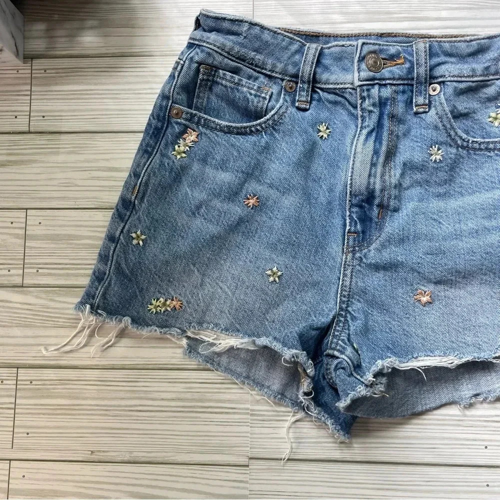 American eagle high rise embroidered mom shorts size 00 - Picture 3 of 10